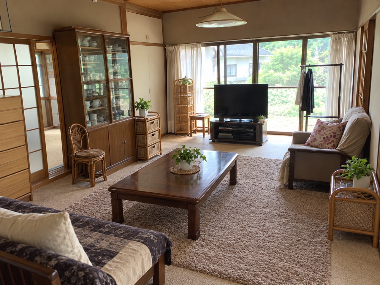 居間のビフォー・アフターの作業後